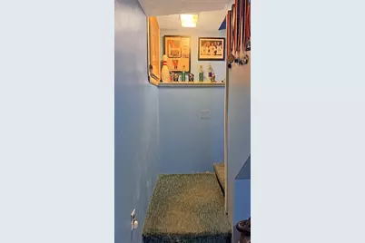 607 E 7th St, Boston, MA 02127 - Photo 12