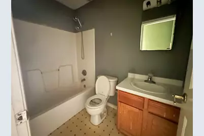 20 Groton Pl, Worcester, MA 01604 - Photo 10