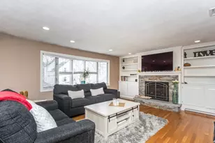 27 Sherman St, Needham, MA 02494 - Photo 2
