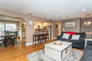 27 Sherman St, Needham, MA 02494 - Photo 4