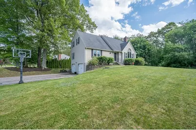 16 Herricks Ln, Millbury, MA 01527 - Photo 2
