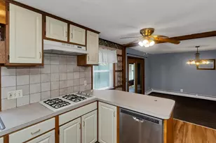 19 Somerset St, East Longmeadow, MA 01028 - Photo 8