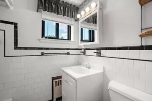10 Ashland St, Worcester, MA 01609 - Photo 16