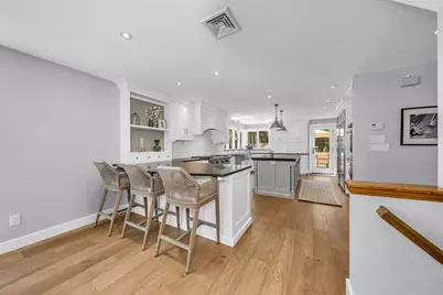539 Pearl St, Reading, MA 01867 - Photo 2