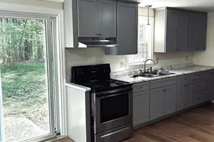 15B Deerwood Dr, Amherst, NH 03031 - Photo 2