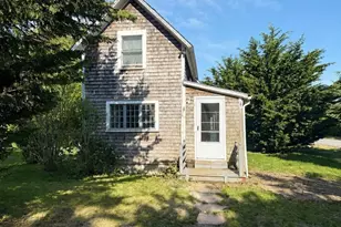 19 Perkins Ave, Oak Bluffs, MA 02557 - Photo 2