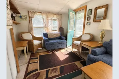 19 Perkins Avenue, Oak Bluffs, MA 02557 - Photo 4