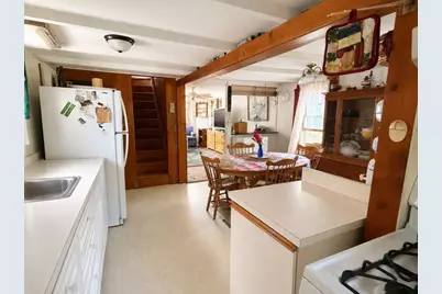 19 Perkins Avenue, Oak Bluffs, MA 02557 - Photo 10