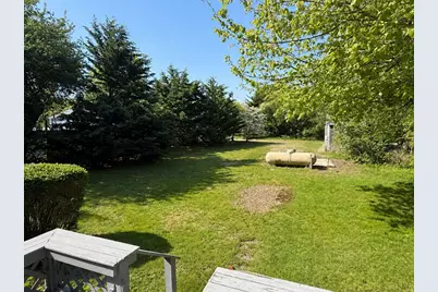 19 Perkins Avenue, Oak Bluffs, MA 02557 - Photo 14