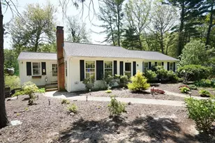 70 Westwood Park Cir, Attleboro, MA 02703 - Photo 2