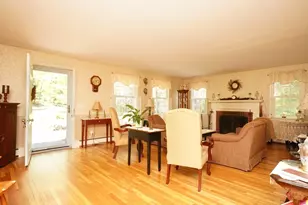 70 Westwood Park Cir, Attleboro, MA 02703 - Photo 4