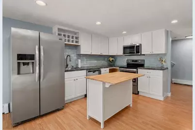 9 Senee Ct #9, Amesbury, MA 01913 - Photo 2