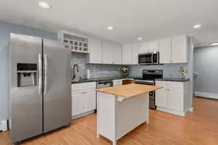 9 Senee Ct, Amesbury, MA 01913 - Photo 2