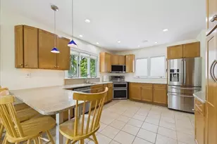 18 Jenness St, Quincy, MA 02169 - Photo 8