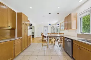 18 Jenness St, Quincy, MA 02169 - Photo 10