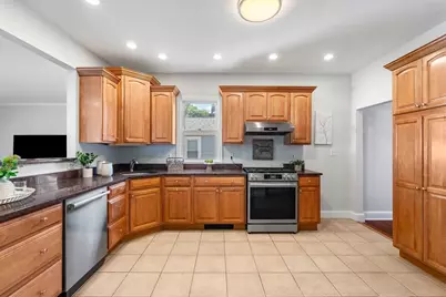 2 Swains Pond Ave, Melrose, MA 02176 - Photo 8