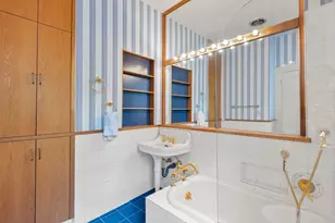 13 W Cedar St, Boston, MA 02108 - Photo 36