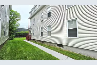 16 Bellevue St, Worcester, MA 01609 - Photo 4