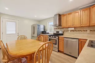 16 Florence St, Somerville, MA 02145 - Photo 4