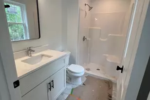 39 Lincoln St, Webster, MA 01570 - Photo 14