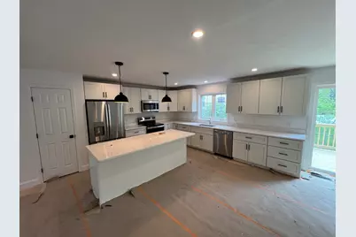 39 Lincoln Street #B, Webster, MA 01570 - Photo 4