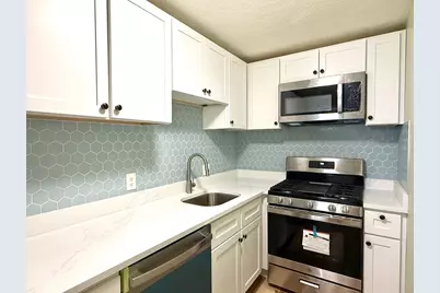 9 Kenmar Dr #14, Billerica, MA 01821 - Photo 1