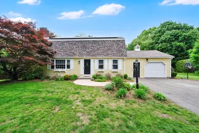 51 Lantern Ln, West Springfield, MA 01089 - Photo 2