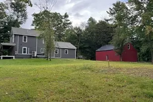 35 West St, Petersham, MA 01366 - Photo 6