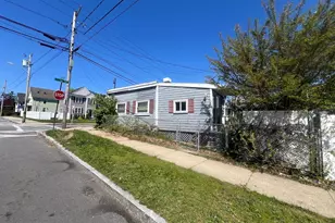 294 Mt Pleasant St, New Bedford, MA 02746 - Photo 4