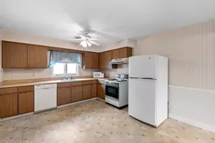 70 North Ct, Fall River, MA 02720 - Photo 6