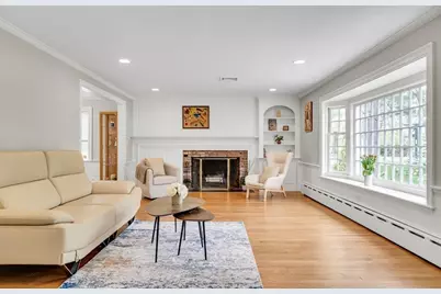 8 Hawthorne Road, Winchester, MA 01890 - Photo 2