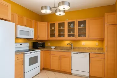 200 Cove Way #107, Quincy, MA 02169 - Photo 2