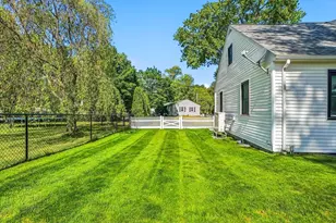 106 Sherry St, Northbridge, MA 01588 - Photo 10