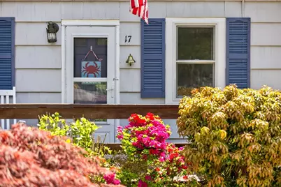 17 Suncrest Dr, Falmouth, MA 02536 - Photo 2