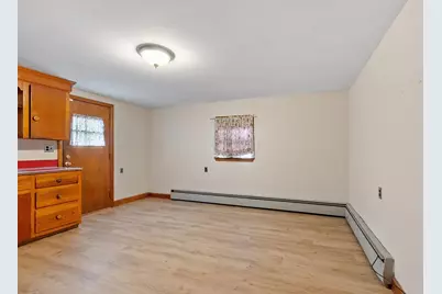 1064 Lakeview Ave, Dracut, MA 01826 - Photo 24