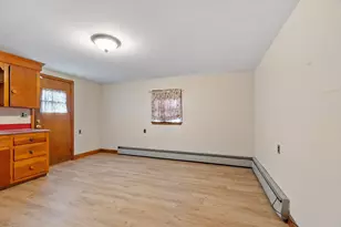 1064 Lakeview Ave, Dracut, MA 01826 - Photo 24