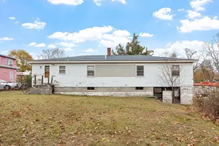 1064 Lakeview Ave, Dracut, MA 01826 - Photo 6