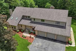 27 Lady Slipper Cir, Westfield, MA 01085 - Photo 4