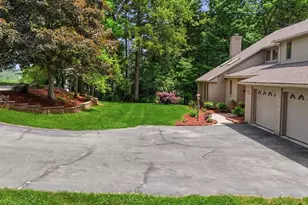 27 Lady Slipper Cir, Westfield, MA 01085 - Photo 6