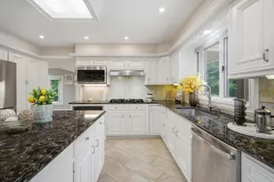27 Lady Slipper Cir, Westfield, MA 01085 - Photo 8