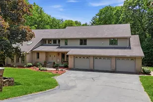 27 Lady Slipper Cir, Westfield, MA 01085 - Photo 4