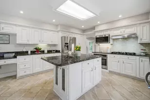 27 Lady Slipper Cir, Westfield, MA 01085 - Photo 2