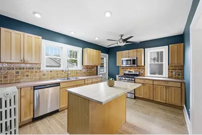 9 Texel Dr, Springfield, MA 01108 - Photo 8