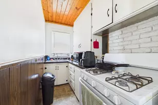 131 Whitman St, New Bedford, MA 02745 - Photo 14