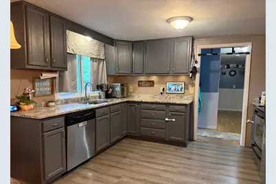 185 Chudy St, Palmer, MA 01080 - Photo 8