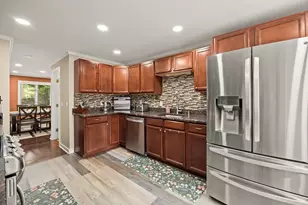 37 Jasper Ln, Randolph, MA 02368 - Photo 8