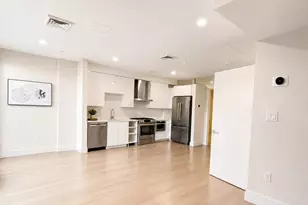 121 Portland St, Boston, MA 02114 - Photo 2