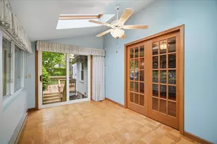 20 Athol St, Springfield, MA 01107 - Photo 8