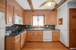 20 Athol St, Springfield, MA 01107 - Photo 18