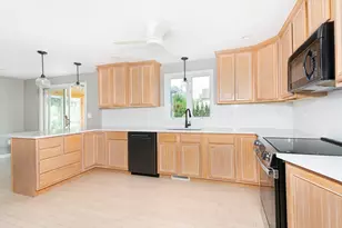 130 Pleasant St, Northborough, MA 01532 - Photo 6